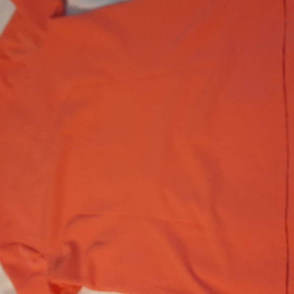 Figs scrubs top. 252 - Picture 5 of 6